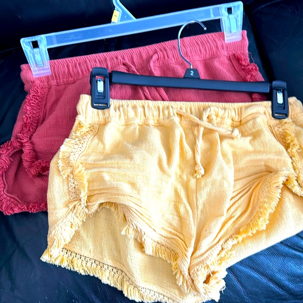 BAN JARA shorts. Pair yellow and red.